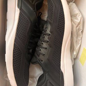 New with Tags: Men's APL Techloom Tracer (Size 11)